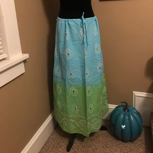 Old Navy long skirt ombré/embellished size 6